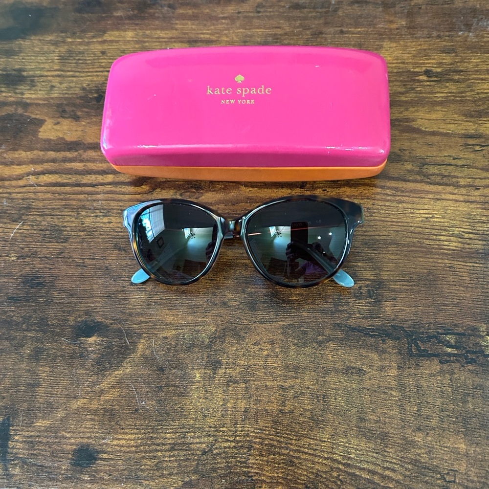 Kate Spade Amalia 135 Sunglasses / Pink Case. Never Worn